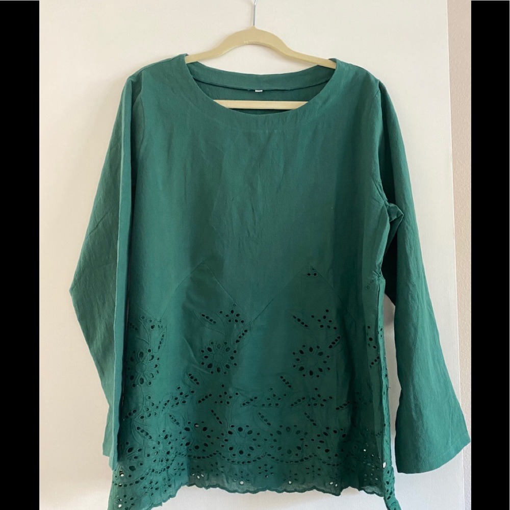 Super cute NWT 2XL green shell top